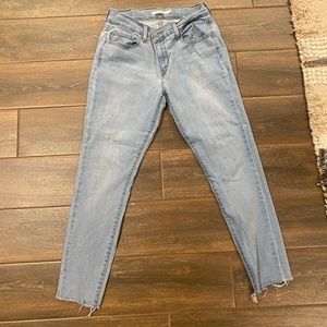 Levi’s 701 SUPER SKINNY Light Wash, Frayed ankle JEANS
